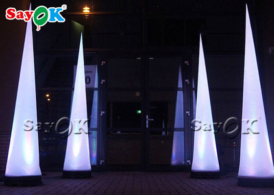 Partij Decoratieve opblaasbare LED-kegel voor buiten- en binnen evenementen